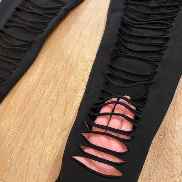 Express distressed leggings. Leggings with slits. Woman’s size is petite large - Picture 8 of 14